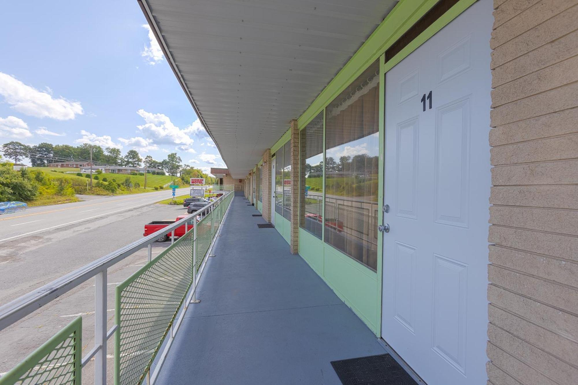 Sonrise Inn Lincoln Hwy By Oyo Breezewood Εξωτερικό φωτογραφία