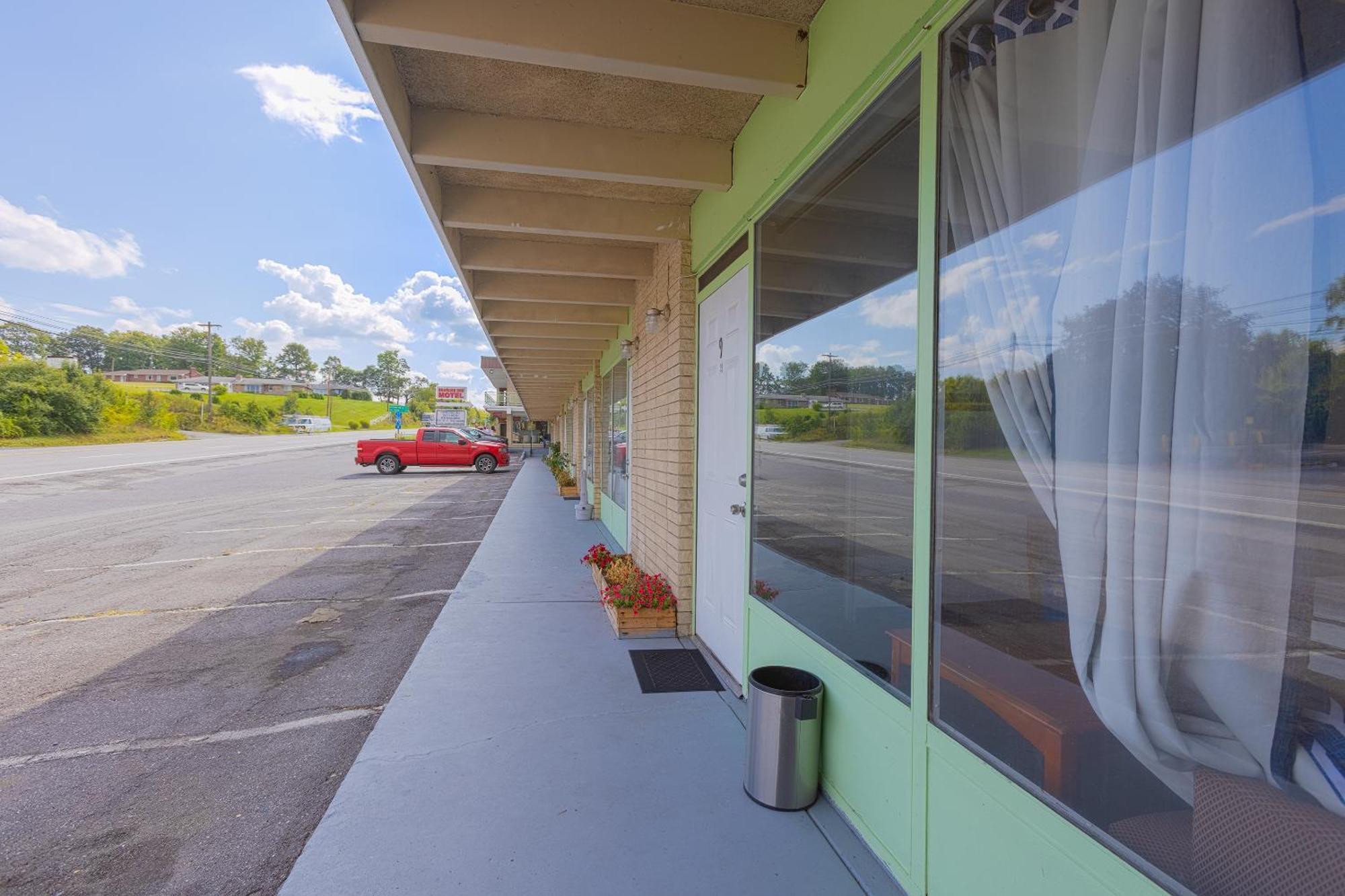 Sonrise Inn Lincoln Hwy By Oyo Breezewood Εξωτερικό φωτογραφία