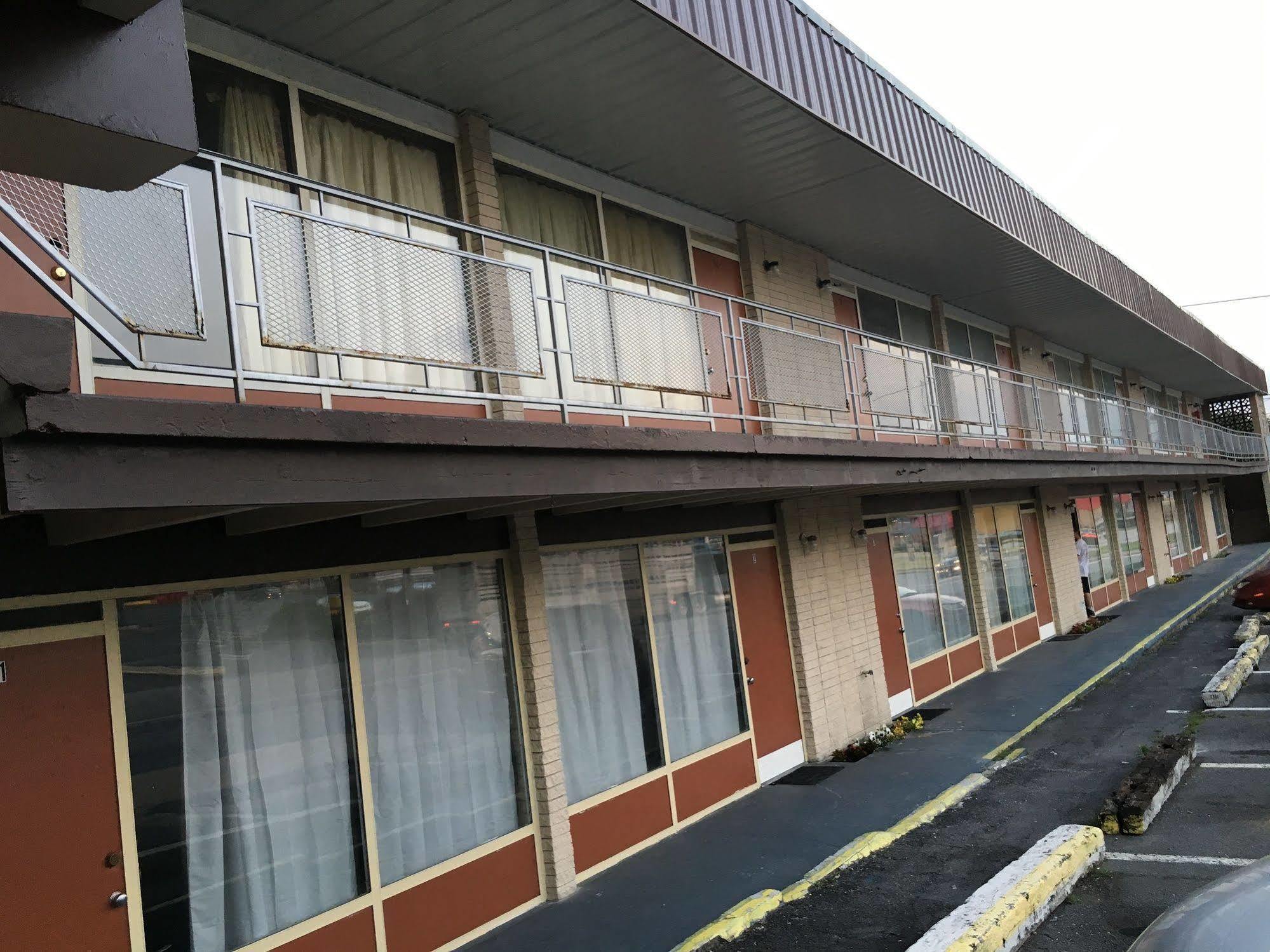 Sonrise Inn Lincoln Hwy By Oyo Breezewood Εξωτερικό φωτογραφία